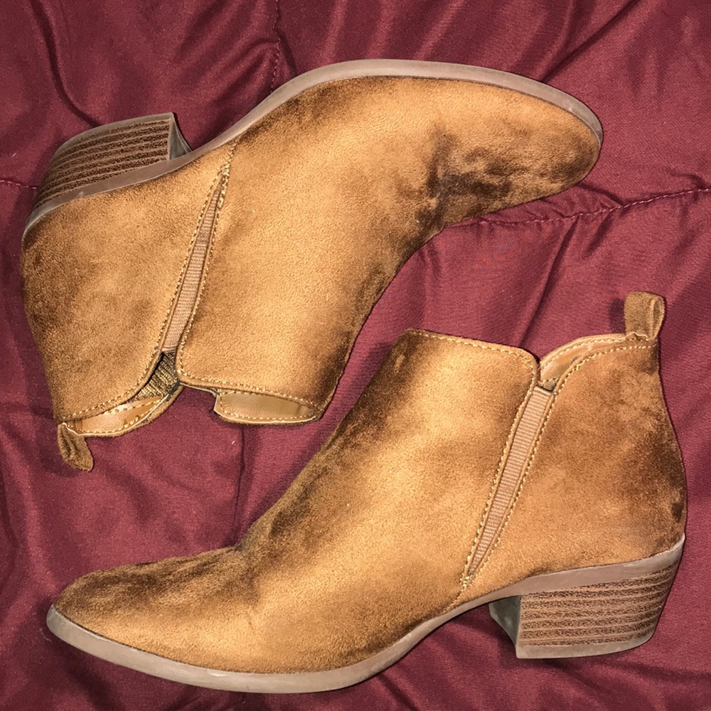 American Eagle Booties!